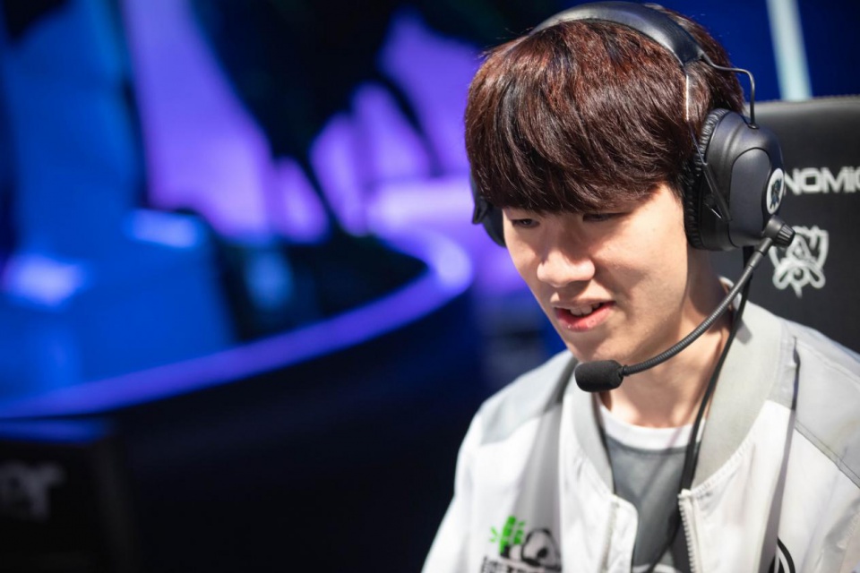 给布克和持 给布克和持