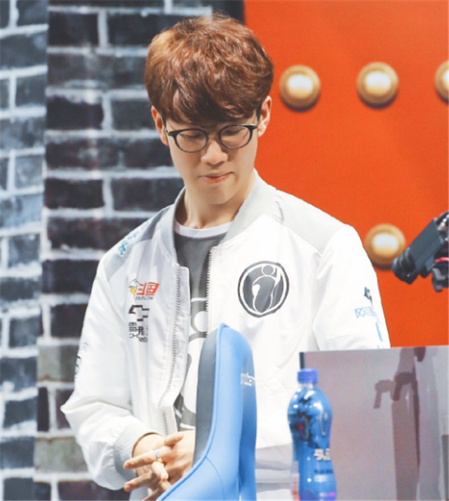 插入自己的 插入自己的